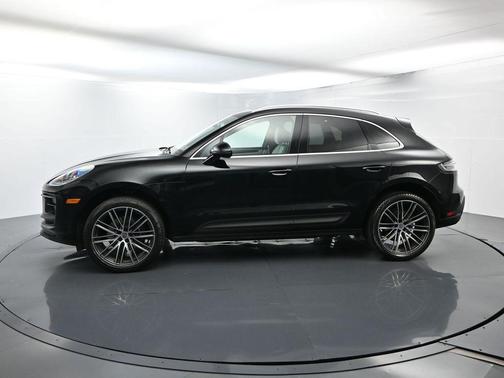 2024 Porsche Macan Base (PDK)