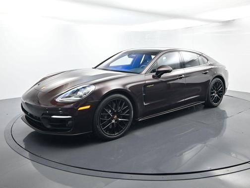 2023 Porsche Panamera 4
