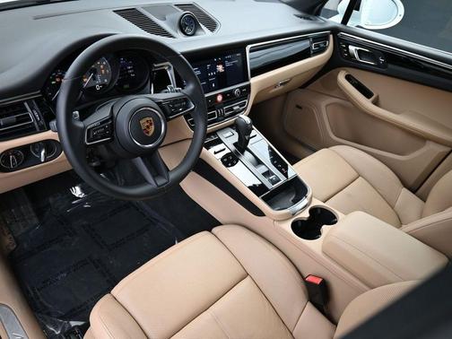 2022 Porsche Macan S