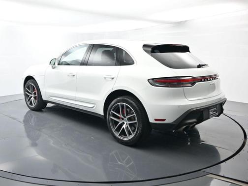 2022 Porsche Macan S