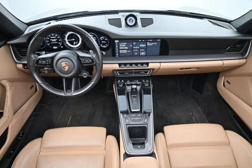 Aventurine Green Metallic 2021 Porsche 911 Carrera S