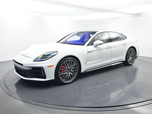 Carrara White Metallic 2025 Porsche Panamera 4S