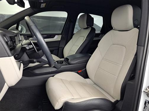 2024 Porsche Cayenne Base