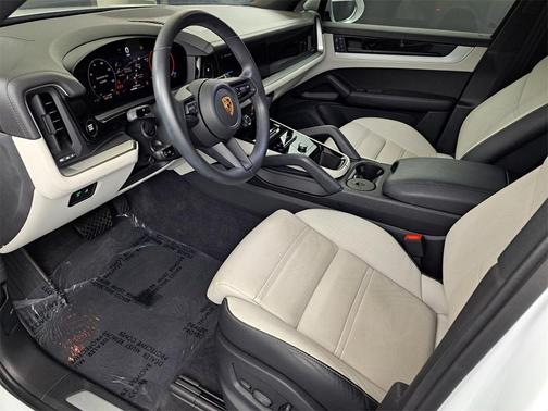 2024 Porsche Cayenne Base