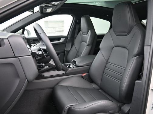 2026 Porsche Cayenne AWD