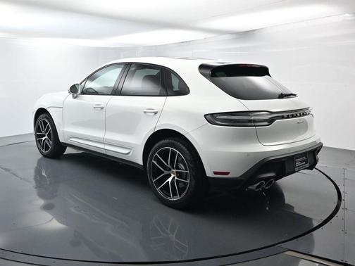 2024 Porsche Macan 