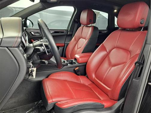 2022 Porsche Macan Base
