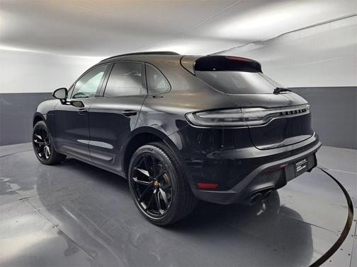 2022 Porsche Macan Base