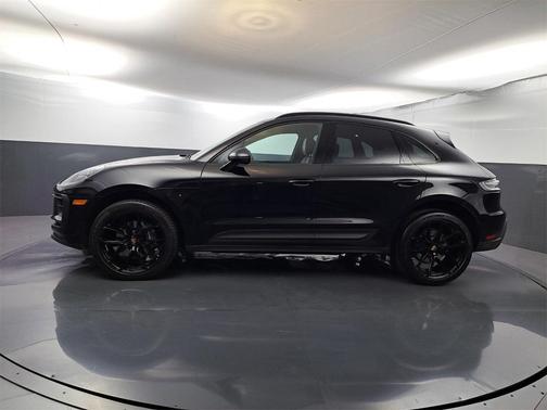 2022 Porsche Macan Base