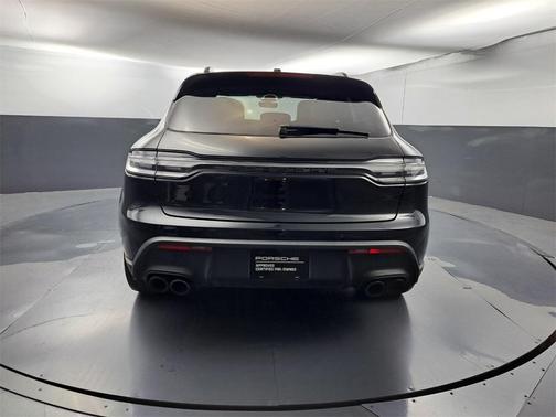 2022 Porsche Macan Base