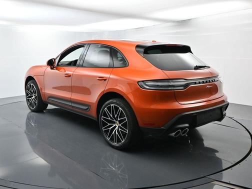 2024 Porsche Macan Base (PDK)