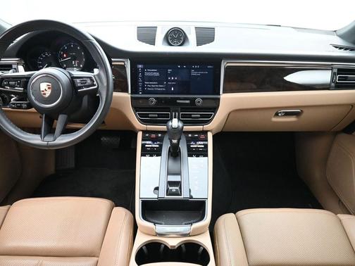 2023 Porsche Macan 