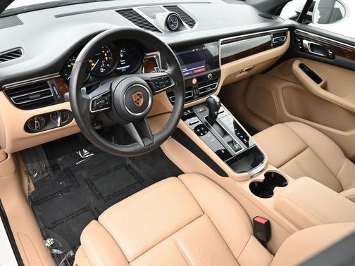 2022 Porsche Macan Base