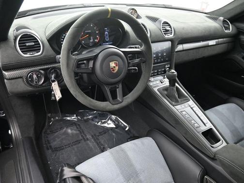 2025 Porsche 718 Cayman GT4 RS