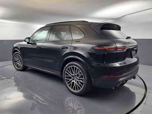 2022 Porsche Cayenne S
