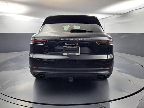 2022 Porsche Cayenne S