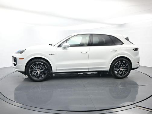 2025 Porsche Cayenne AWD