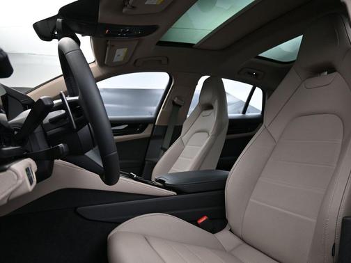 2025 Porsche Panamera Base