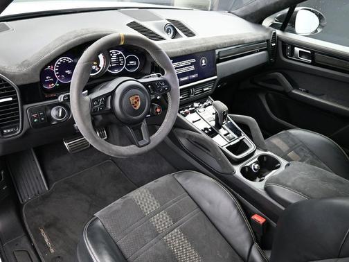 2023 Porsche Cayenne Turbo GT