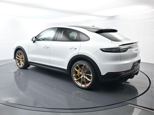 2023 Porsche Cayenne Turbo GT