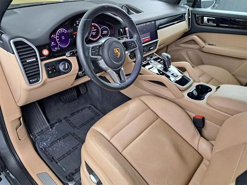 2021 Porsche Cayenne Base