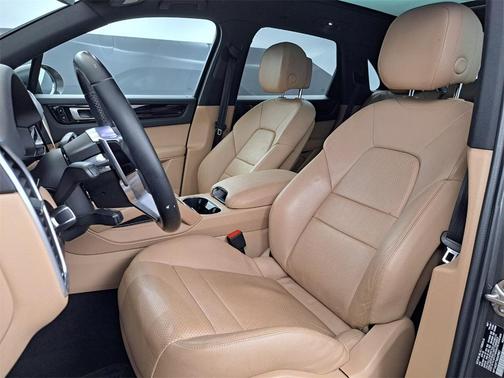 2021 Porsche Cayenne Base