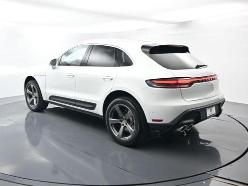 2025 Porsche Macan 