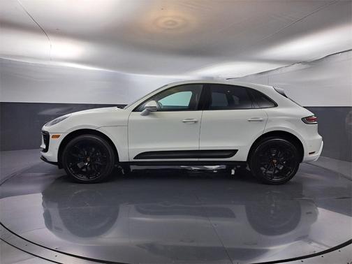 2022 Porsche Macan Base