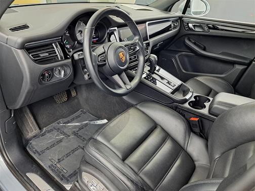 2022 Porsche Macan S
