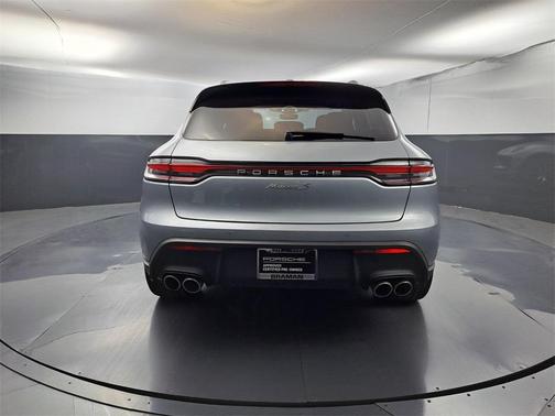 2022 Porsche Macan S