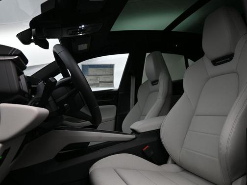 2026 Porsche Macan 4S