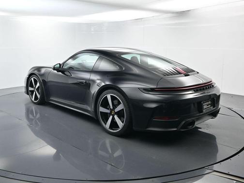 2025 Porsche 911 Carrera