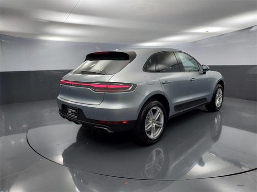 Photo 5 of 37 of 2020 Porsche Macan Base
