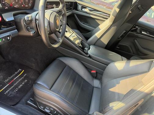 2024 Porsche Panamera Base