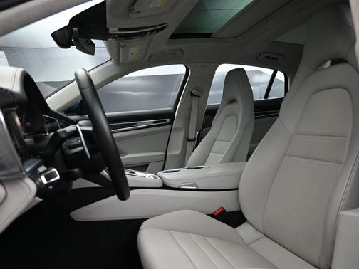 2022 Porsche Panamera Turbo S