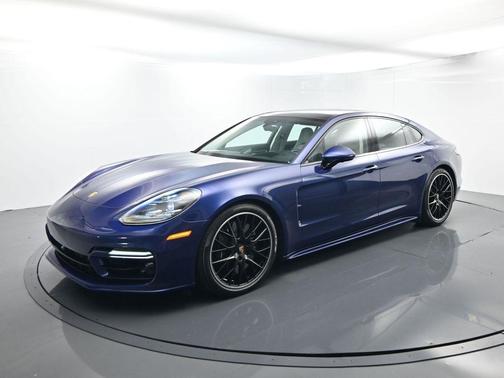 2022 Porsche Panamera Turbo S