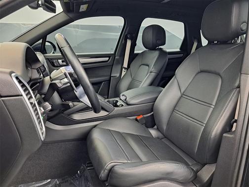 2022 Porsche Cayenne Platinum Edition
