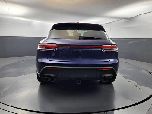 2022 Porsche Macan Base