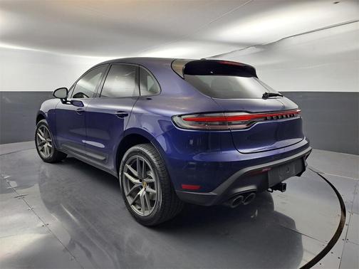 2022 Porsche Macan Base