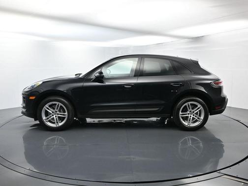 2024 Porsche Macan Base (PDK)