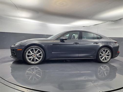 2024 Porsche Panamera 4