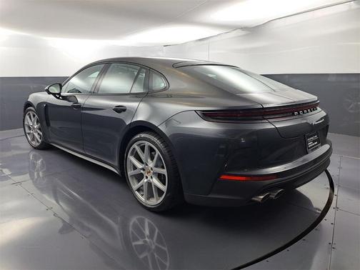 2024 Porsche Panamera 4