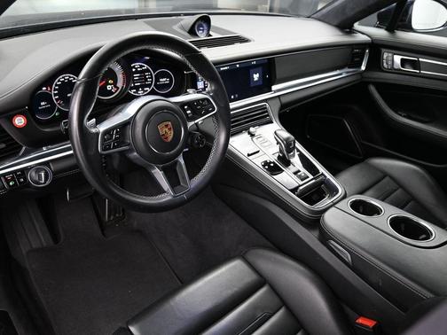 2020 Porsche Panamera GTS