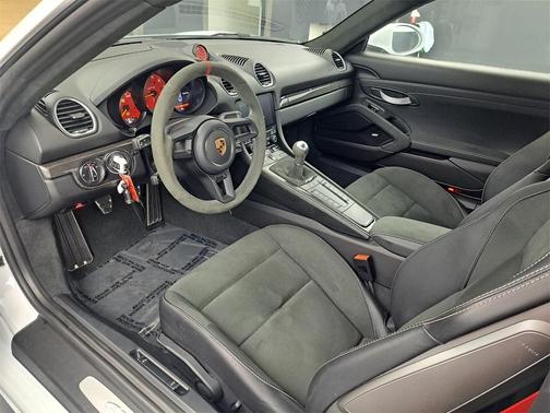 2023 Porsche 718 Cayman GT4
