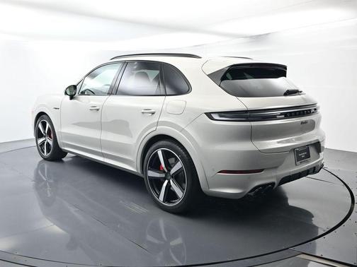 Chalk 2026 Porsche Cayenne Turbo