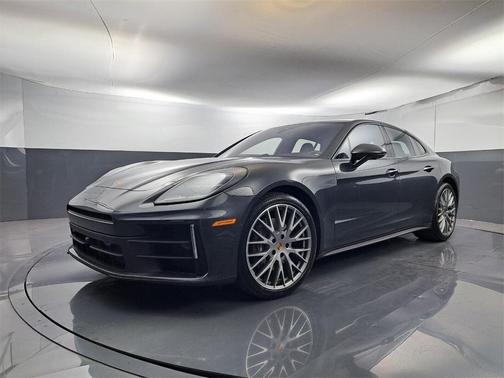 2025 Porsche Panamera 4