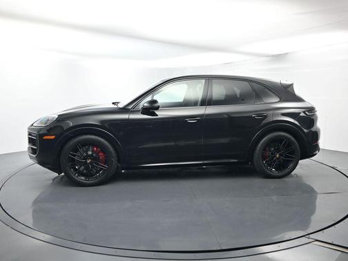 2025 Porsche Cayenne GTS
