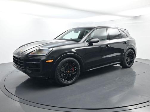 2025 Porsche Cayenne GTS