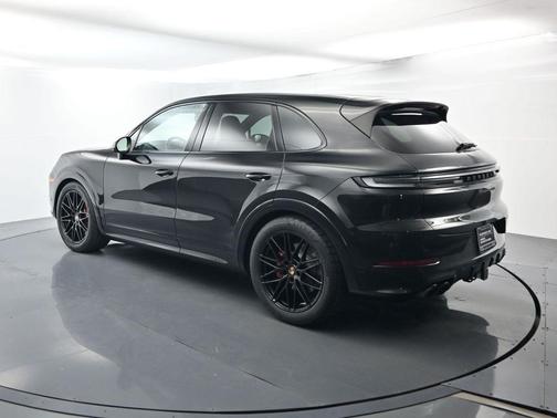 2025 Porsche Cayenne GTS