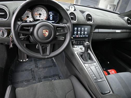 2024 Porsche 718 Cayman GT4 RS